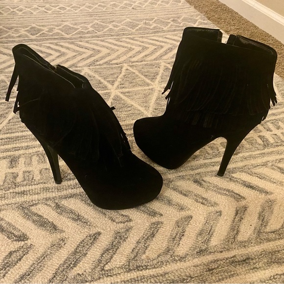 New, black suede tassel booties, Sz 7 1/2 - Picture 3 of 4